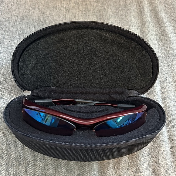 Oakley Flak Jacket Sunglasses with Extra Set of Lenses and Case - Picture 8 of 9